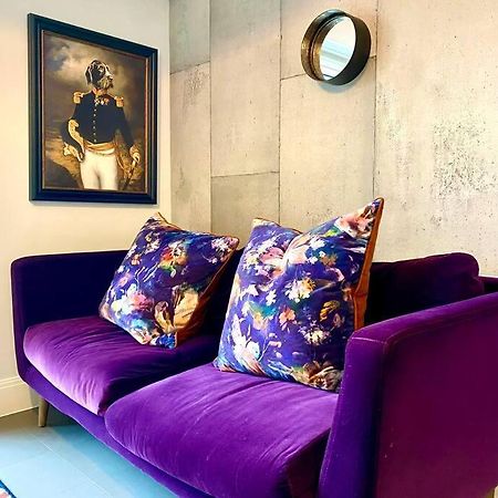 Stunning Apartment - 1 Minute Walk To Poole Quay - Great Location - Free Parking - Fast Wifi - Smart Tv - Newly Decorated - Sleeps Up To 2! Close To Poole & Bournemouth & Sandbanks Bagian luar foto